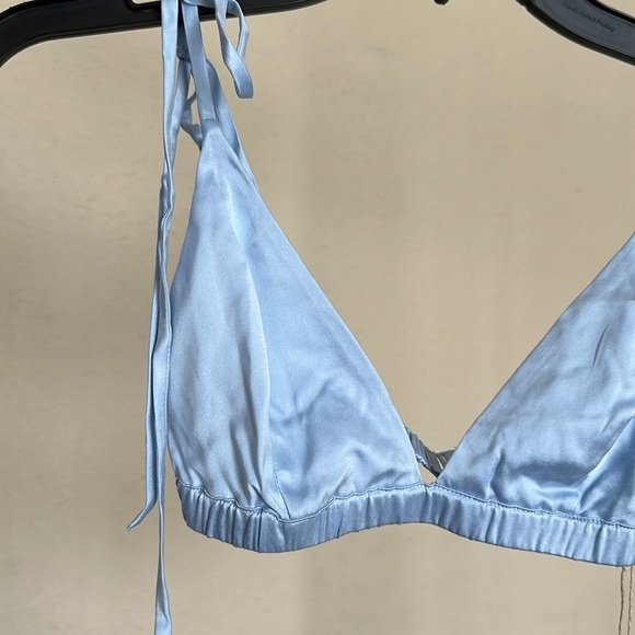 SKIMS Bridal Triangle Silk Bralette in Glacier size M NWT‎ - Picture 4 of 9
